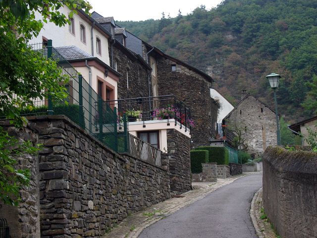 Vanhaa kaupunginmuuria. Esch-sur-Sre, Luxemburg.